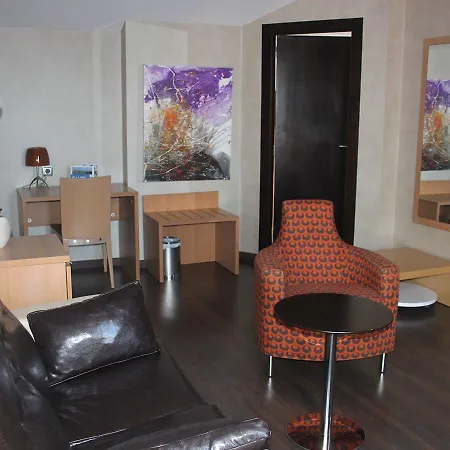 The Cookbook Gastro Boutique & 칼페