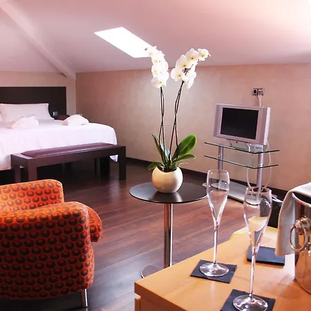 The Cookbook Gastro Boutique & 칼페