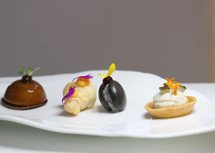 The Cookbook Gastro Boutique & מלון קלפה