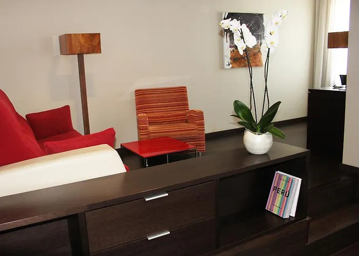 The Cookbook Gastro Boutique & קלפה